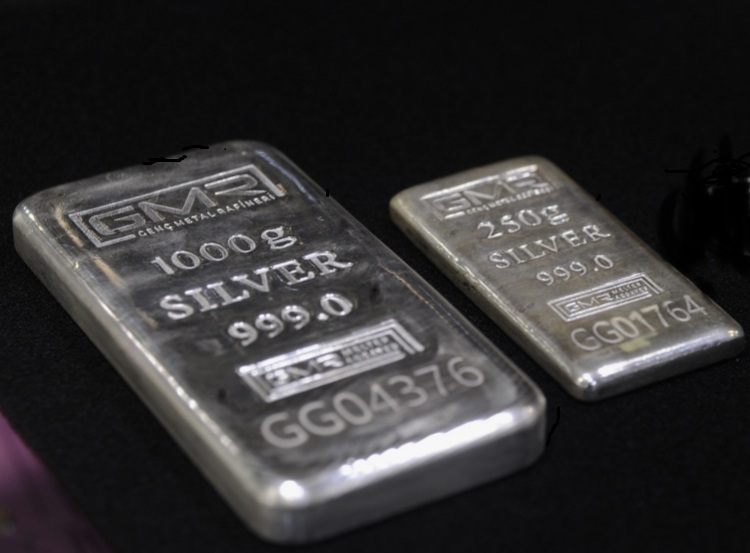 Gümüş 2025'te yeni rekor seviyelere ulaştı.