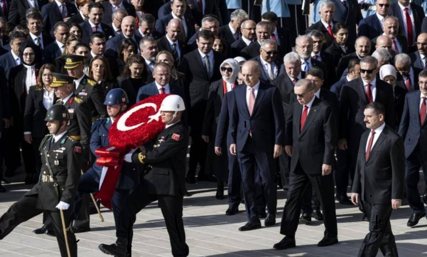 Gazi Mustafa Kemal Atatürk, ölümünün 85'inci yıldönümünde Tüm yurt'da ve Anıtkabir' de Devlet erkanı ile anıldı.