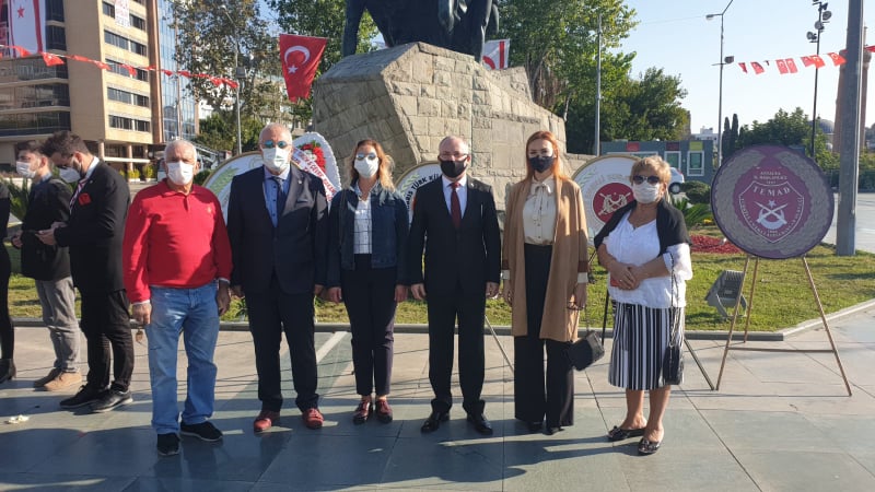 Antalya Cumhuriyet meydanında Kuzey Kıbrıs Türk Cumhuriyeti’nin kuruluşunun 37. Yıldönümü Kutlandı.