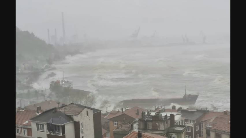 Şiddetli Fırtına Batı Karadenizde Etkili Oldu.