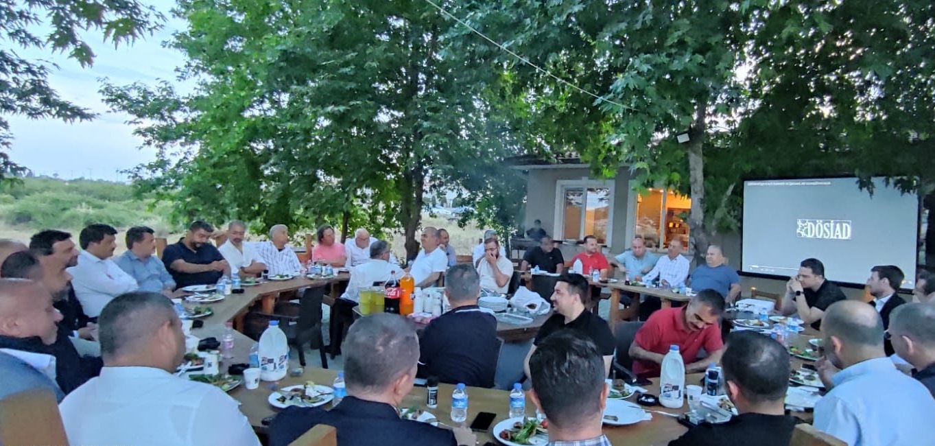 DÖSİAD’ın (Döşemealtı Sanayici iş adamları Derneği) genişletilmiş üye toplantısı Antalya Döşemealtında gerçekleşdi.