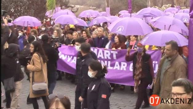 8 MART DÜNYA EMEKÇİ KADINLAR GÜNÜ YÜRÜYÜŞÜ 