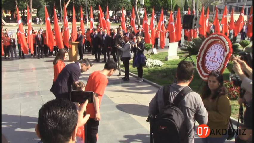 23 Nisan Ulusal Egemenlik ve Çocuk Bayramı Antalya Cumhuriyet meydanı