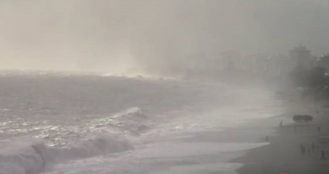Antalya'da şiddetli yağmur ve fırtına 